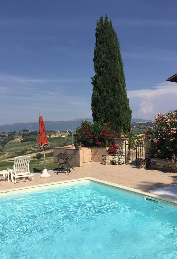 Genius Loci Country Inn Bevagna Esterno foto