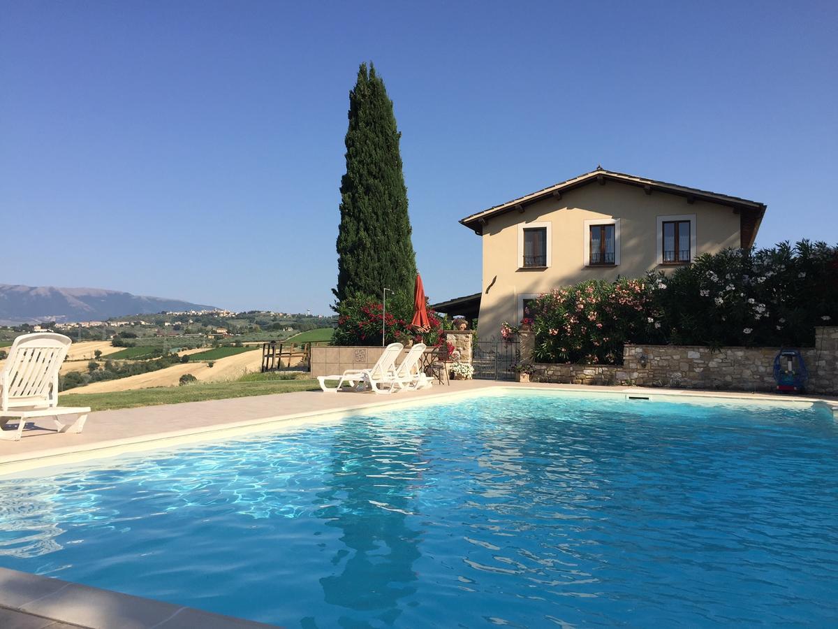 Genius Loci Country Inn Bevagna Esterno foto